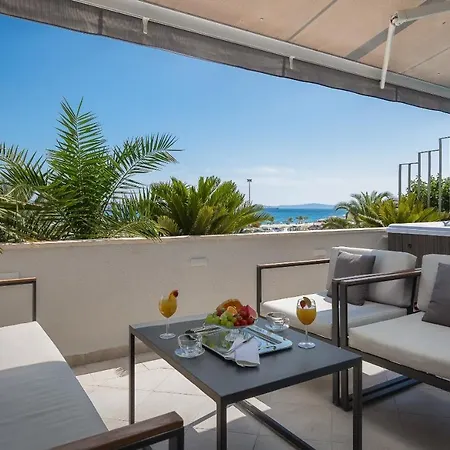 Apartment Beachfront Split